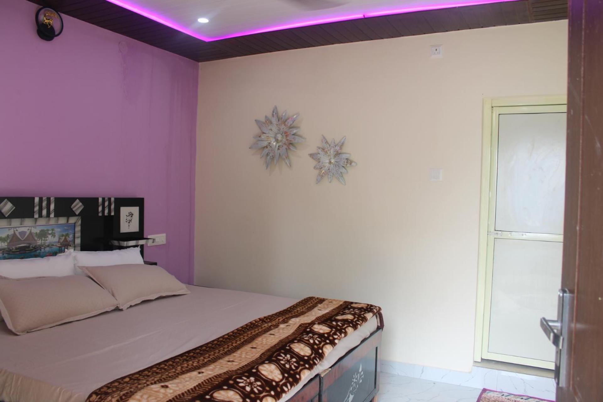 Kyarki Village & Cafe Homestay *